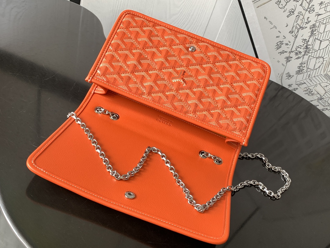 Alexandre Iii Shoulder Bag In Orange